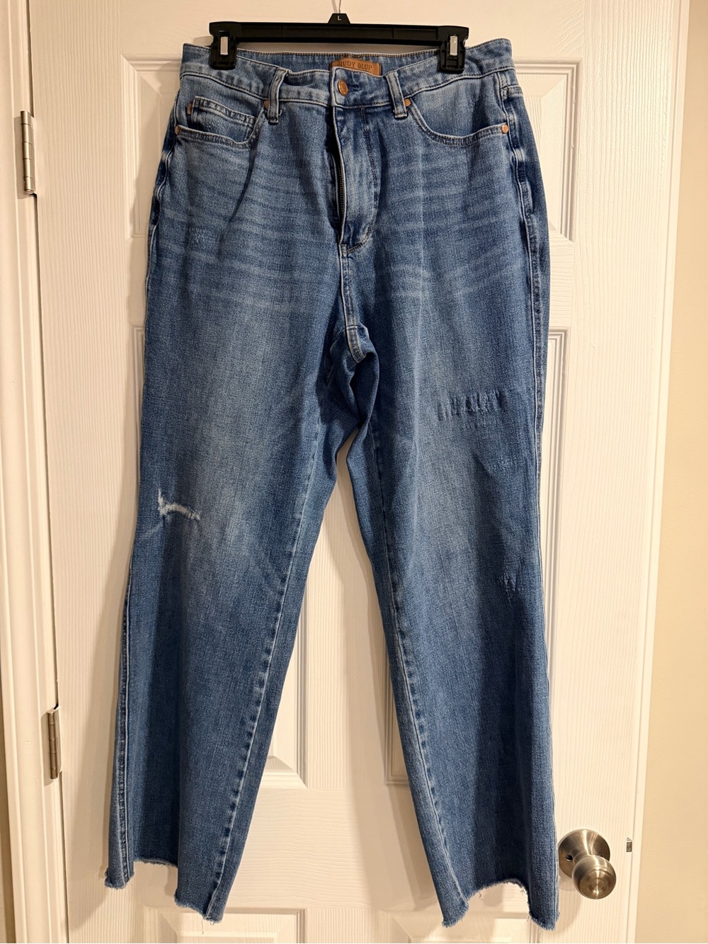 Judy Blue Distressed Wide Leg Jeans – Medium Wash Raw Hem 14W